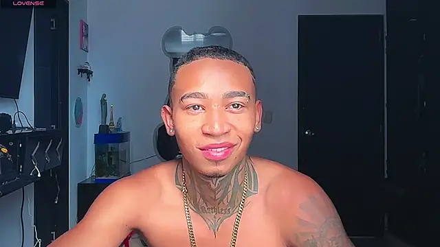 Snapshot of sexy_blacks_ chatting on August 2026 01:10:02 PM sexy blacks online show from August 2026 01:10:02 PM