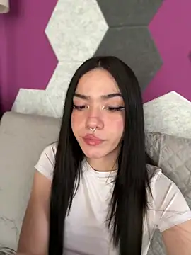 Snapshot of ShannonShanny chatting on March 2025 11:07:01 AM ShannonShanny online show from March 2025 11:07:01 AM