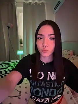 Snapshot of ShannonShanny chatting on October 2025 12:17:02 PM ShannonShanny online show from October 2025 12:17:02 PM