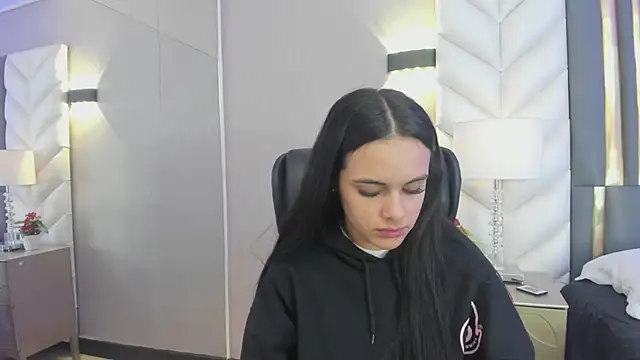 ChloeHarper  online show from March 2026 11:43:02 AM