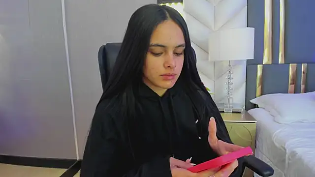 ChloeHarper  online show from March 2026 11:43:02 AM