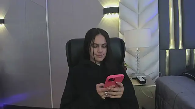 ChloeHarper  online show from April 2026 11:46:02 AM