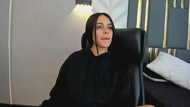 Snapshot of ChloeHarper_ chatting on July 2026 01:04:02 PM ChloeHarper online show from July 2026 01:04:02 PM