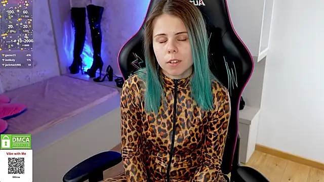 Latex Kitty online show from February 2025 05:10:02 PM