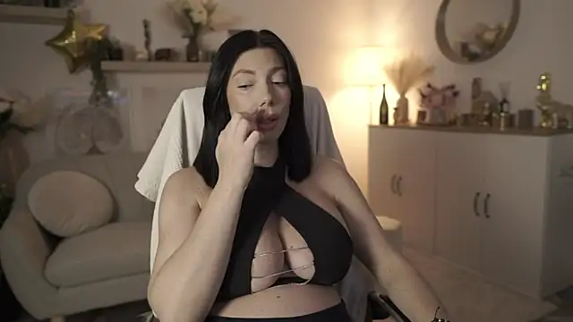 ViviRuth online show from October 2025 11:09:01 AM