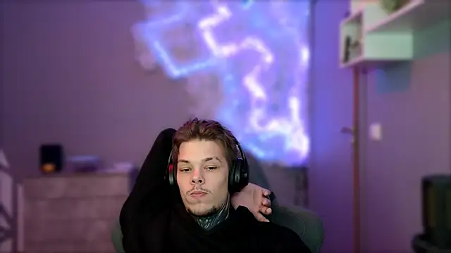 DENIS HERE online show from December 2024 01:27:02 PM