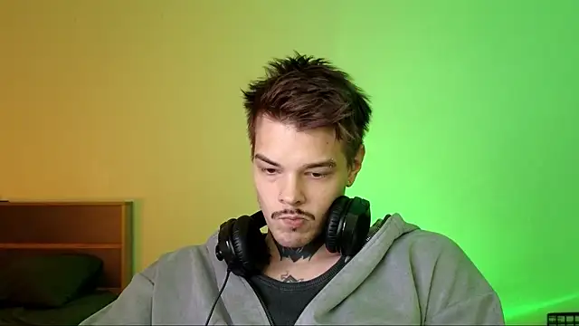 DENIS HERE online show from November 2025 12:54:02 AM