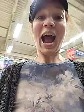 Snapshot of Exhibitionsplit chatting on November 2025 03:57:02 PM Exhibitionsplit online show from November 2025 03:57:02 PM