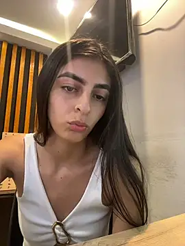 Snapshot of cristel_17 chatting on June 2026 09:40:01 PM cristel 17 online show from June 2026 09:40:01 PM