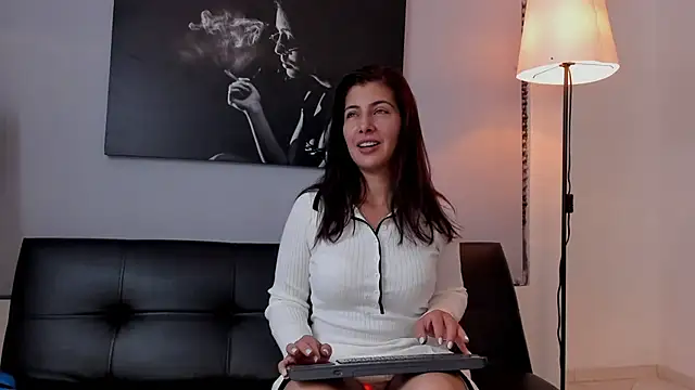 scarlett moore online show from February 2025 10:50:02 AM