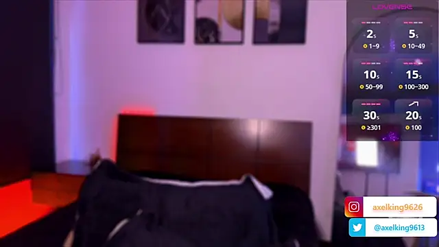 AxelKing1326 online show from April 2026 10:43:02 PM