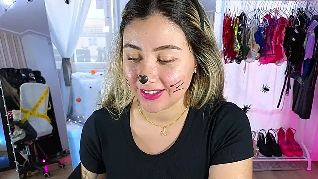 Snapshot of Tawny_cox chatting on November 2025 09:44:02 AM Tawny cox online show from November 2025 09:44:02 AM