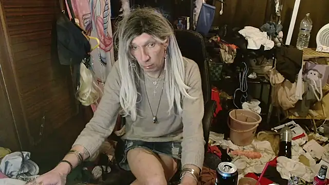 Ombeline1 online show from January 2026 06:00:02 PM