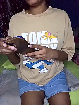 Triha 18 online show from November 2025 01:44:02 PM