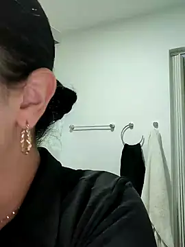 Lia Hurley online show from December 2024 12:44:02 PM