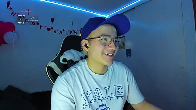 Snapshot of AustinSummerr chatting on February 2025 11:44:02 AM AustinSummerr online show from February 2025 11:44:02 AM