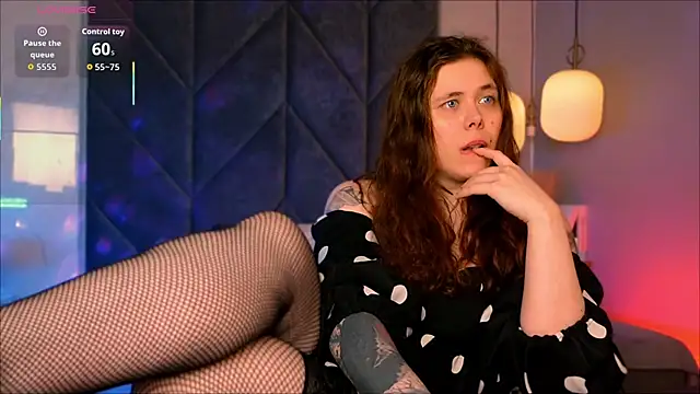 Snapshot of SophiePure chatting on February 2026 01:35:02 AM SophiePure online show from February 2026 01:35:02 AM