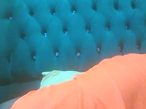 Snapshot of Sexy_Riri chatting on November 2025 01:11:01 PM Sexy Riri online show from November 2025 01:11:01 PM