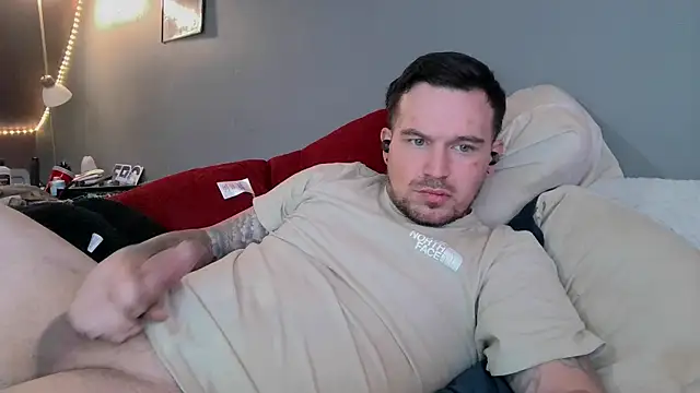 Snapshot of bigcocktat2dude603 chatting on January 2025 02:19:01 PM bigcocktat2dude603 online show from January 2025 02:19:01 PM