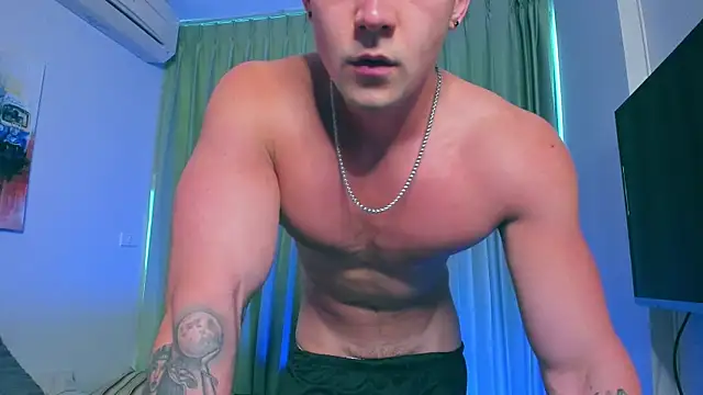 Snapshot of Samuel_Andrew chatting on January 2025 01:35:01 AM Samuel Andrew online show from January 2025 01:35:01 AM