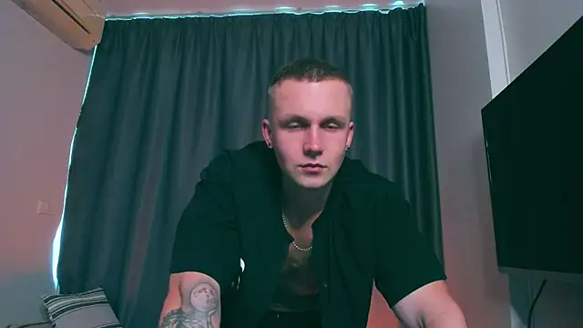 Snapshot of Samuel_Andrew chatting on February 2025 05:42:01 AM Samuel Andrew online show from February 2025 05:42:01 AM