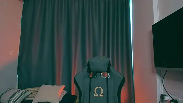 Snapshot of Samuel_Andrew chatting on March 2025 05:08:01 AM Samuel Andrew online show from March 2025 05:08:01 AM