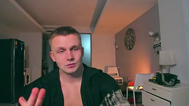 Snapshot of Samuel_Andrew chatting on October 2025 06:48:01 AM Samuel Andrew online show from October 2025 06:48:01 AM