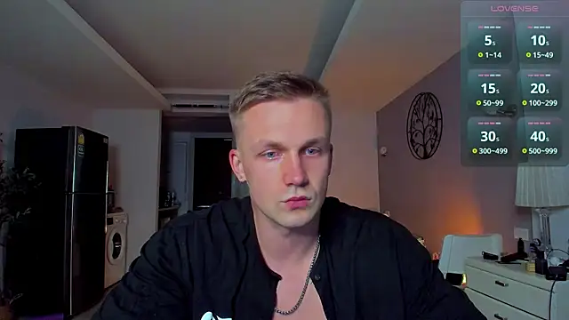 Snapshot of Samuel_Andrew chatting on May 2026 08:08:02 AM Samuel Andrew online show from May 2026 08:08:02 AM