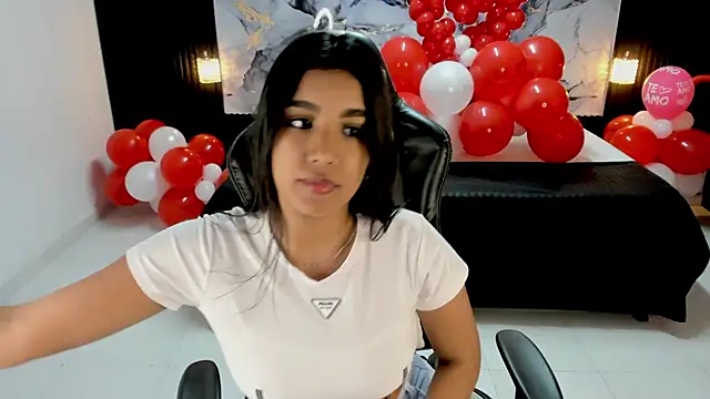 Ivy 16 online show from February 2025 12:01:02 PM