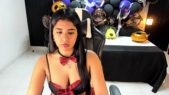 Ivy 16 online show from October 2025 12:07:02 PM