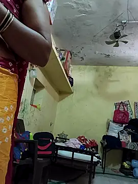 Snapshot of Hi_Radhika chatting on February 2025 04:07:01 AM Hi Radhika online show from February 2025 04:07:01 AM