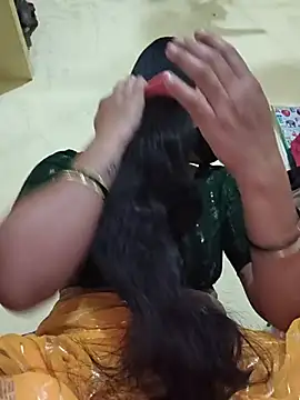 Snapshot of Hi_Radhika chatting on March 2025 05:07:02 PM Hi Radhika online show from March 2025 05:07:02 PM