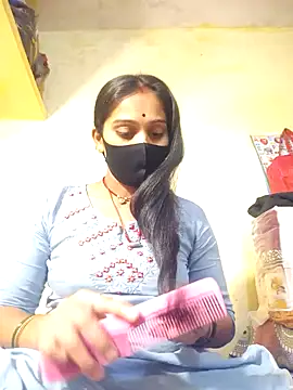 Snapshot of Hi_Radhika chatting on March 2025 05:18:02 PM Hi Radhika online show from March 2025 05:18:02 PM