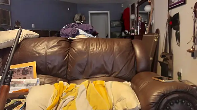 Snapshot of PincheDave4u chatting on December 2024 07:24:01 PM PincheDave4u online show from December 2024 07:24:01 PM