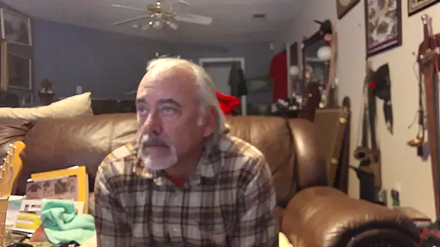 Snapshot of PincheDave4u chatting on January 2025 11:13:01 PM PincheDave4u online show from January 2025 11:13:01 PM