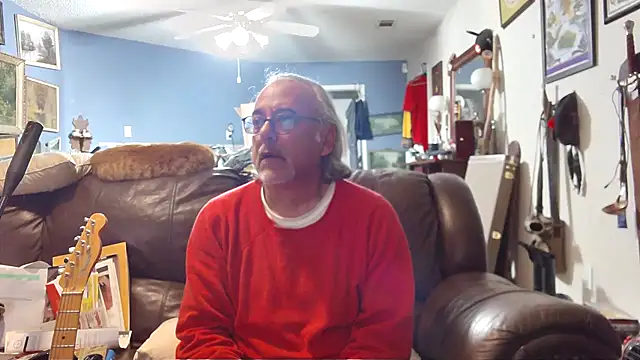 Snapshot of PincheDave4u chatting on January 2025 10:49:02 AM PincheDave4u online show from January 2025 10:49:02 AM