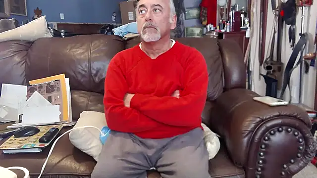 Snapshot of PincheDave4u chatting on January 2025 07:49:02 PM PincheDave4u online show from January 2025 07:49:02 PM