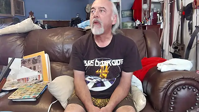 Snapshot of PincheDave4u chatting on January 2025 07:51:01 PM PincheDave4u online show from January 2025 07:51:01 PM