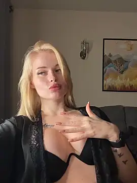 Vladamais online show from November 2025 03:56:01 PM