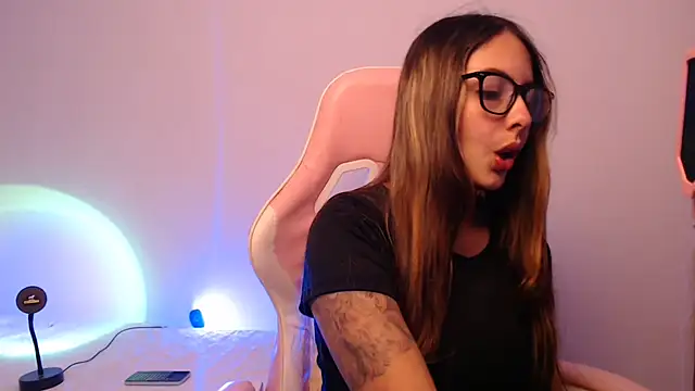 Snapshot of lalawhitte chatting on September 2025 08:42:02 PM lalawhitte online show from September 2025 08:42:02 PM