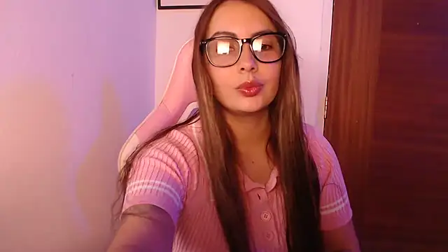 lalawhitte online show from April 2026 07:07:01 PM