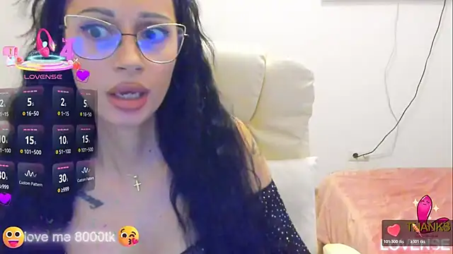 kissnicol32 online show from November 2025 03:45:01 PM