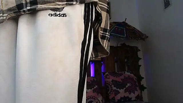 Snapshot of SARA_VAL3NTINA_ chatting on March 2025 09:10:02 PM SARA VAL3NTINA  online show from March 2025 09:10:02 PM