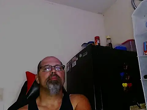 Snapshot of KrazyLegz chatting on December 2024 02:19:02 AM KrazyLegz online show from December 2024 02:19:02 AM