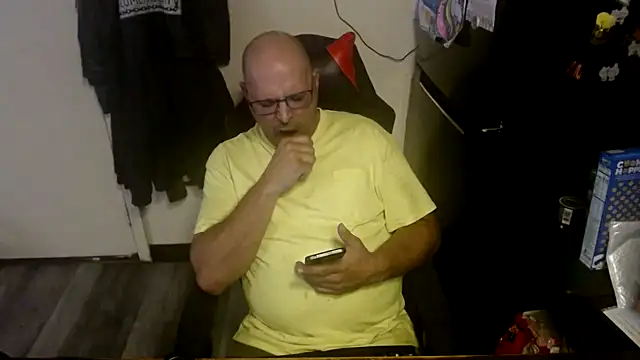 Snapshot of KrazyLegz chatting on September 2025 12:32:02 AM KrazyLegz online show from September 2025 12:32:02 AM