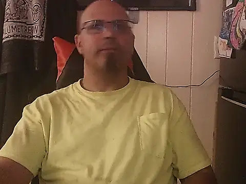 Snapshot of KrazyLegz chatting on September 2025 08:53:01 PM KrazyLegz online show from September 2025 08:53:01 PM