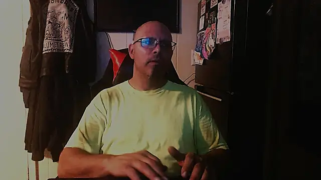 Snapshot of KrazyLegz chatting on September 2025 09:27:02 PM KrazyLegz online show from September 2025 09:27:02 PM