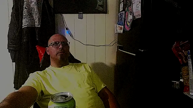 Snapshot of KrazyLegz chatting on September 2025 01:44:01 AM KrazyLegz online show from September 2025 01:44:01 AM