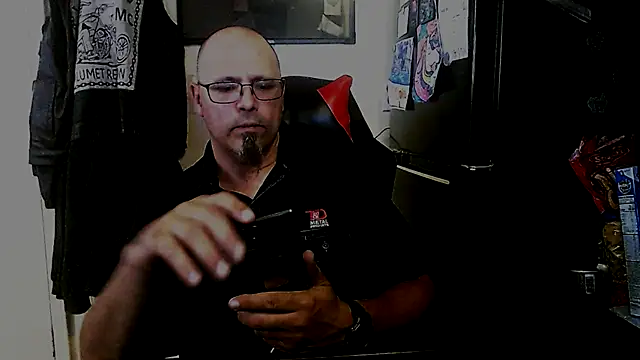 Snapshot of KrazyLegz chatting on September 2025 08:57:02 PM KrazyLegz online show from September 2025 08:57:02 PM