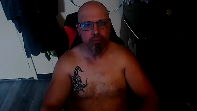 Snapshot of KrazyLegz chatting on October 2025 03:12:01 PM KrazyLegz online show from October 2025 03:12:01 PM